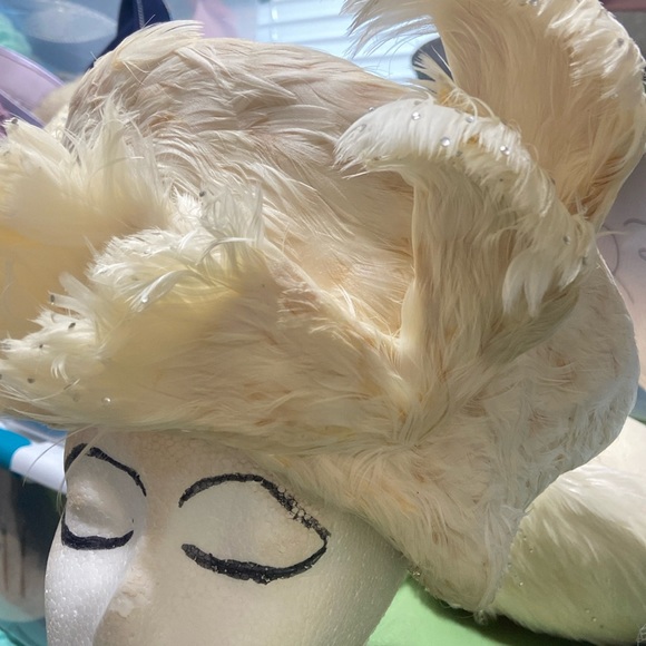 Totally Feathered Jack McConnell Dress Church Hat - Picture 3 of 16